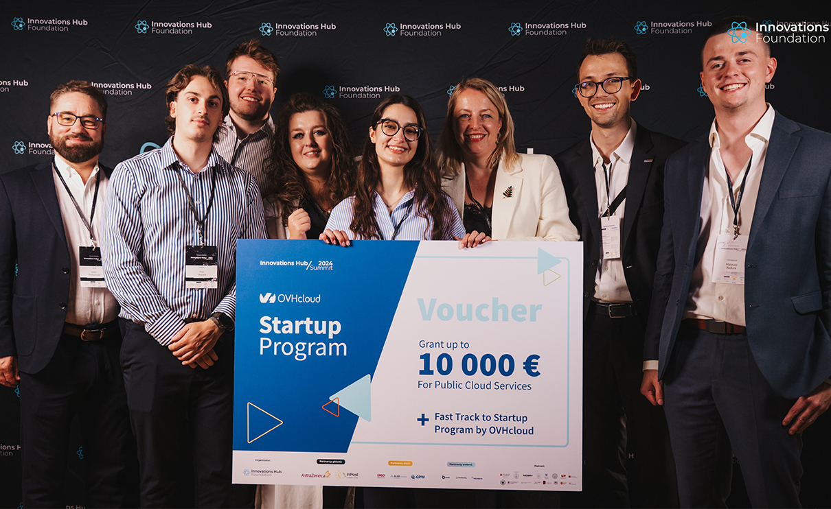 Tw&oacute;rcy aplikacji DYLLI z wyr&oacute;żnieniem w tegorocznej edycji Programu Mentoringowego Innovations Hub