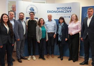Uczestnicy wykładu &bdquo;Planowanie zr&oacute;wnoważonej mobilności miejskiej &ndash; europejskie doświadczenia&rdquo;