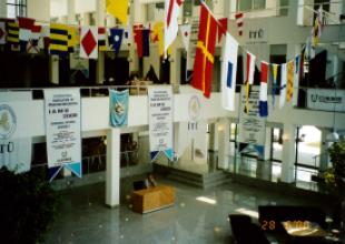 26-29.06.2000_posiedzenie inauguracyjne IAMU_Uniwersytet Techniczny w Stambule_Turcja_sala w kampusie uczelni
