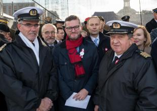 Na zdjęciu wsp&oacute;lnie z wiceministrem Gospodarki Morskiej i Żeglugi śr&oacute;dlądowej Grzegorzem Witkowskim i prezesem Zarządu PRS Andrzejem Madejskim