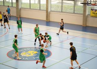 Finał wojew&oacute;dzkiej Licealiady w hali sportowej CSiR UMG