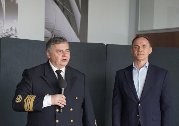 JM Rektor prof. A. Weintrit i dr hab. M. Matczak, prof. UMG