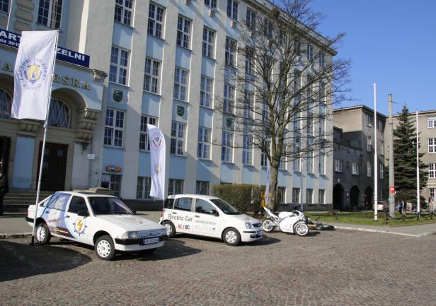 Pojazdy elektryczne.