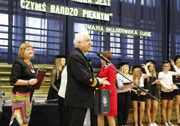 Zakończenie roku szkolnego w II Liceum Og&oacute;lnokształcącym w Rumi, fot. Katarzyna Okońska