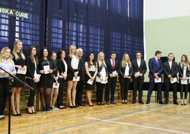 Zakończenie roku szkolnego w II Liceum Og&oacute;lnokształcącym w Rumi, fot. Katarzyna Okońska