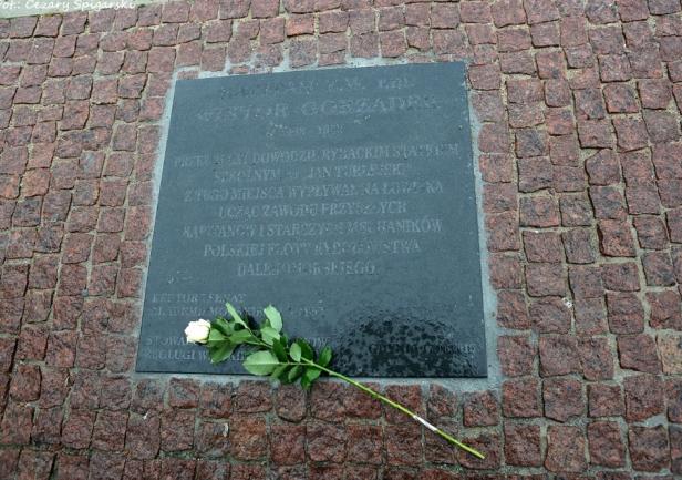 17.06.2016 - Nabrzeże Pomorskie, odsłonięcie tablicy upamiętniającej kapitana Wiktora Gorządka