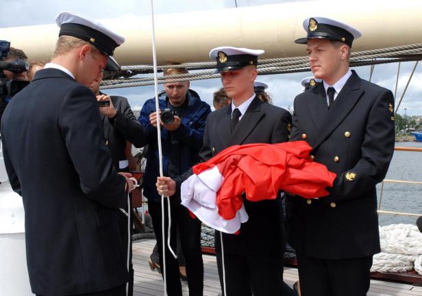 Przygotować banderę...