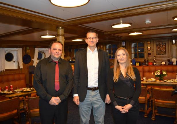 Wicepremier w salonie