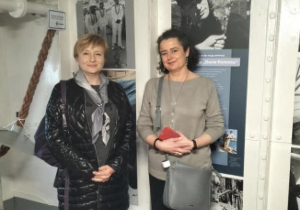 Po prawej specjalista ds. edukacji Muzeum Marynarki Wojennej Iwona Krysiewicz. Fot. E. Kudela