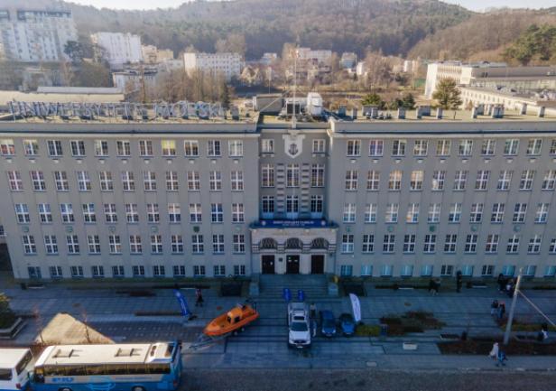 Budynek gł&oacute;wny Uniwersytetu Morskiego w Gdyni 