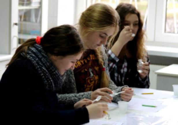 Wizyta uczni&oacute;w w AMG, fot. Magdalena Zajk