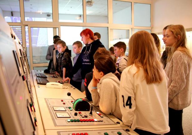 Wizyta uczni&oacute;w w AMG, fot. Magdalena Zajk