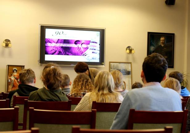 Wizyta uczni&oacute;w w AMG, fot. Magdalena Zajk