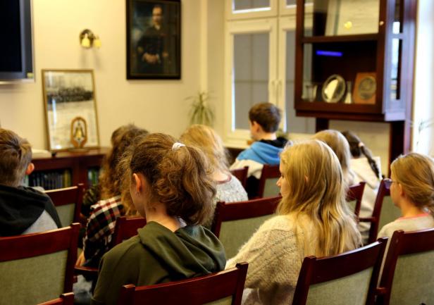 Wizyta uczni&oacute;w w AMG, fot. Magdalena Zajk