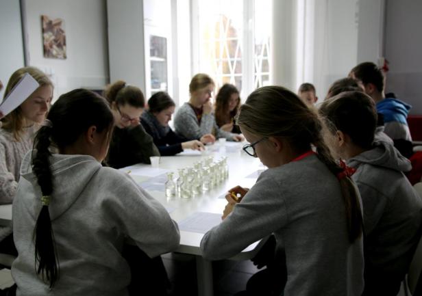 Wizyta uczni&oacute;w w AMG, fot. Magdalena Zajk